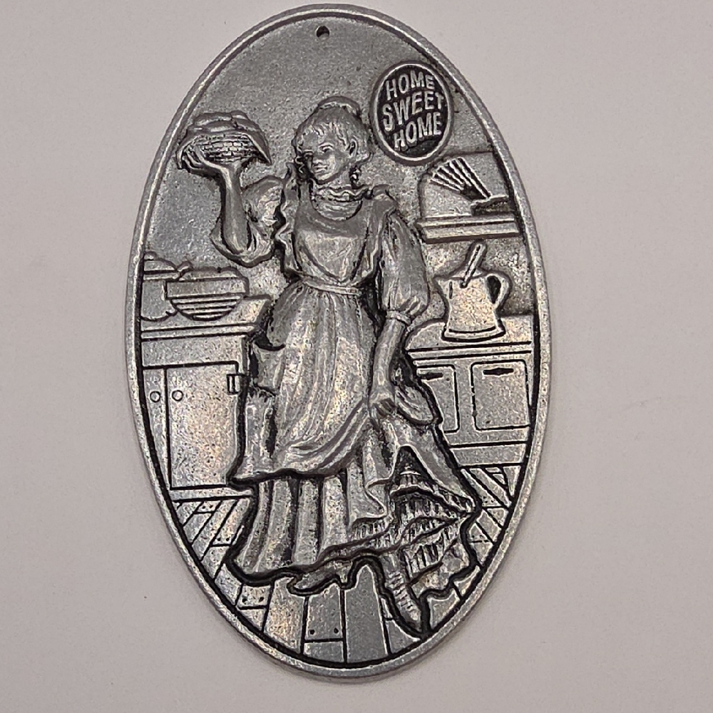 Vintage Carson Pewter "Home Sweet Home" Bun Warmer Wall Hanging